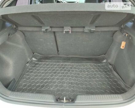 Белый Хендай i30, объемом двигателя 1.6 л и пробегом 175 тыс. км за 10999 $, фото 13 на Automoto.ua