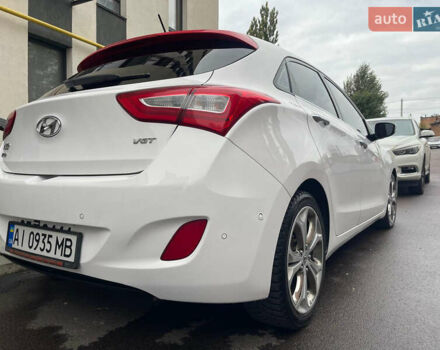Белый Хендай i30, объемом двигателя 1.58 л и пробегом 134 тыс. км за 8800 $, фото 7 на Automoto.ua