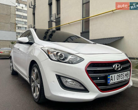 Белый Хендай i30, объемом двигателя 1.58 л и пробегом 134 тыс. км за 8800 $, фото 9 на Automoto.ua