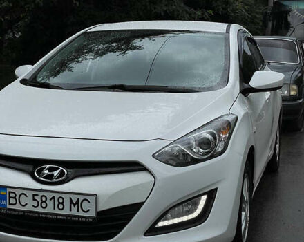 Белый Хендай i30, объемом двигателя 1.4 л и пробегом 206 тыс. км за 7300 $, фото 6 на Automoto.ua
