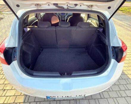 Белый Хендай i30, объемом двигателя 1.4 л и пробегом 180 тыс. км за 7500 $, фото 9 на Automoto.ua