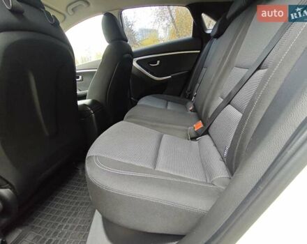 Белый Хендай i30, объемом двигателя 1.4 л и пробегом 105 тыс. км за 8400 $, фото 13 на Automoto.ua