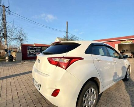 Белый Хендай i30, объемом двигателя 1.4 л и пробегом 180 тыс. км за 7500 $, фото 6 на Automoto.ua