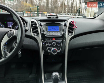 Білий Хендай i30, об'ємом двигуна 1.4 л та пробігом 105 тис. км за 8400 $, фото 22 на Automoto.ua
