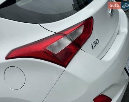 Хендай i30 2013 в Киеве на Automoto.ua Белый Хендай i30, объемом двигателя 1.4 л и пробегом 198 тыс. км за 6690 $, фото 11 на Automoto.ua