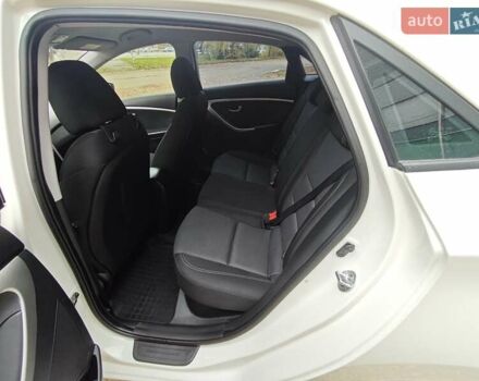Белый Хендай i30, объемом двигателя 1.4 л и пробегом 105 тыс. км за 8400 $, фото 12 на Automoto.ua