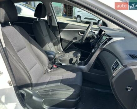 Белый Хендай i30, объемом двигателя 1.4 л и пробегом 198 тыс. км за 8490 $, фото 23 на Automoto.ua