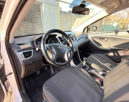 Белый Хендай i30, объемом двигателя 1.4 л и пробегом 180 тыс. км за 7500 $, фото 11 на Automoto.ua