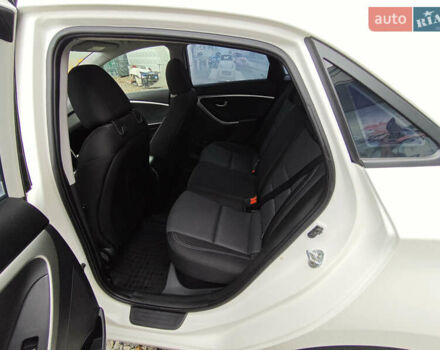 Білий Хендай i30, об'ємом двигуна 1.4 л та пробігом 105 тис. км за 8400 $, фото 11 на Automoto.ua