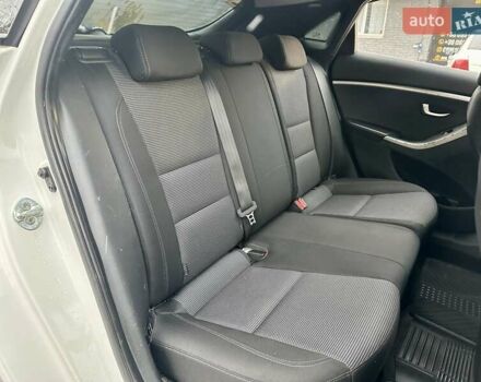 Белый Хендай i30, объемом двигателя 1.4 л и пробегом 178 тыс. км за 7900 $, фото 8 на Automoto.ua
