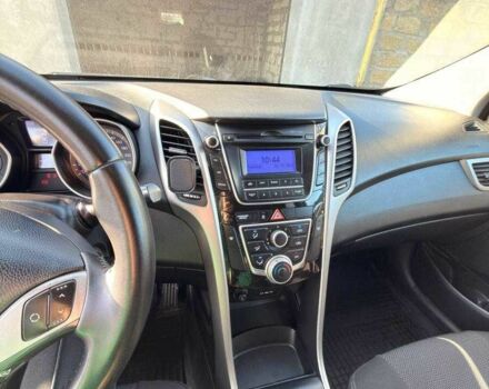 Белый Хендай i30, объемом двигателя 1.4 л и пробегом 180 тыс. км за 7500 $, фото 13 на Automoto.ua