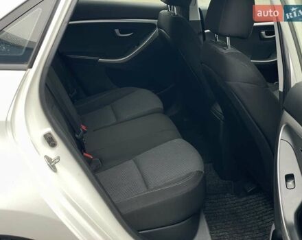 Хендай i30 2013 в Киеве на Automoto.ua Белый Хендай i30, объемом двигателя 1.4 л и пробегом 198 тыс. км за 6690 $, фото 14 на Automoto.ua