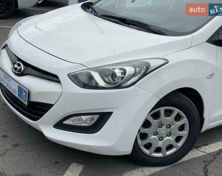 Хендай i30 2013 в Киеве на Automoto.ua Белый Хендай i30, объемом двигателя 1.4 л и пробегом 198 тыс. км за 6690 $, фото 8 на Automoto.ua