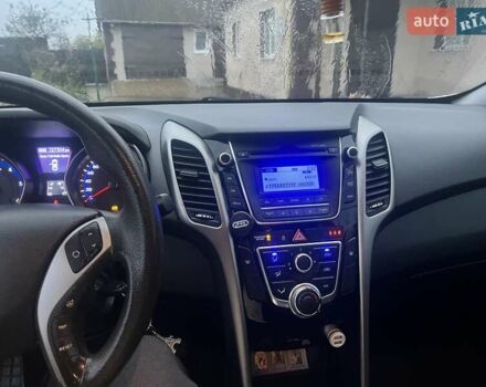 Белый Хендай i30, объемом двигателя 1.4 л и пробегом 127 тыс. км за 8800 $, фото 12 на Automoto.ua