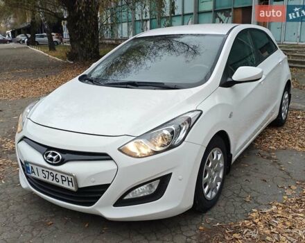 Белый Хендай i30, объемом двигателя 1.4 л и пробегом 105 тыс. км за 8400 $, фото 1 на Automoto.ua
