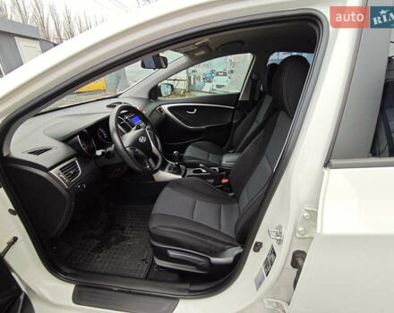 Білий Хендай i30, об'ємом двигуна 1.4 л та пробігом 105 тис. км за 8400 $, фото 8 на Automoto.ua