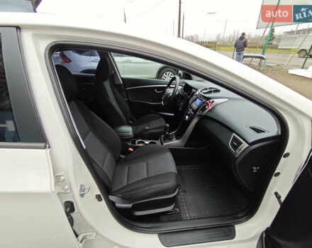 Білий Хендай i30, об'ємом двигуна 1.4 л та пробігом 105 тис. км за 8400 $, фото 14 на Automoto.ua