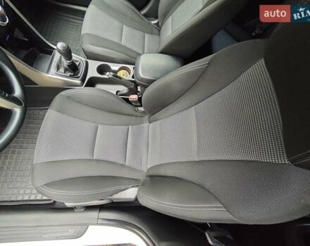 Белый Хендай i30, объемом двигателя 1.4 л и пробегом 105 тыс. км за 8400 $, фото 10 на Automoto.ua