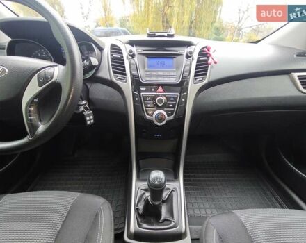 Белый Хендай i30, объемом двигателя 1.4 л и пробегом 105 тыс. км за 8400 $, фото 22 на Automoto.ua