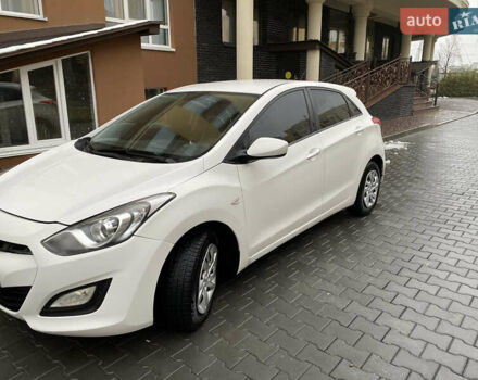 Белый Хендай i30, объемом двигателя 1.4 л и пробегом 239 тыс. км за 5500 $, фото 5 на Automoto.ua