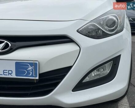 Хендай i30 2013 в Киеве на Automoto.ua Белый Хендай i30, объемом двигателя 1.4 л и пробегом 198 тыс. км за 6690 $, фото 9 на Automoto.ua