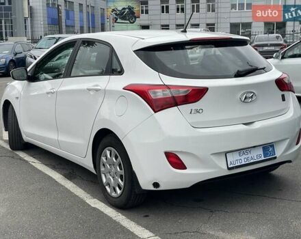 Хендай i30 2013 в Киеве на Automoto.ua Белый Хендай i30, объемом двигателя 1.4 л и пробегом 198 тыс. км за 6690 $, фото 6 на Automoto.ua
