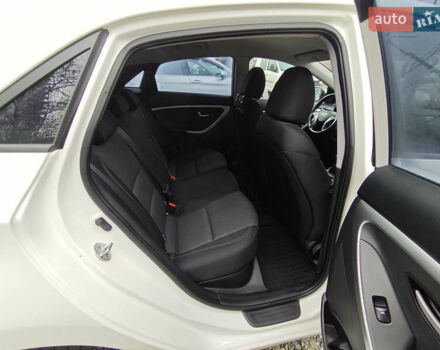 Білий Хендай i30, об'ємом двигуна 1.4 л та пробігом 105 тис. км за 8400 $, фото 17 на Automoto.ua