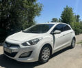 Белый Хендай i30, объемом двигателя 1.4 л и пробегом 350 тыс. км за 7300 $, фото 1 на Automoto.ua