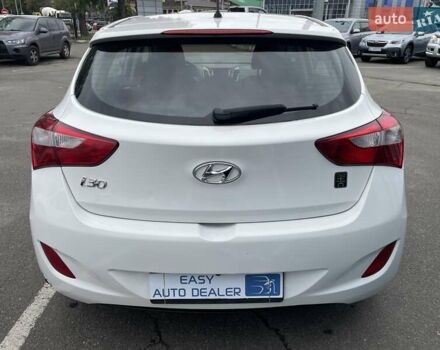 Хендай i30 2013 в Киеве на Automoto.ua Белый Хендай i30, объемом двигателя 1.4 л и пробегом 198 тыс. км за 6690 $, фото 5 на Automoto.ua