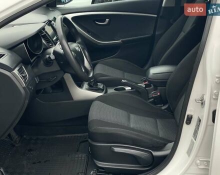 Хендай i30 2013 в Киеве на Automoto.ua Белый Хендай i30, объемом двигателя 1.4 л и пробегом 198 тыс. км за 6690 $, фото 18 на Automoto.ua
