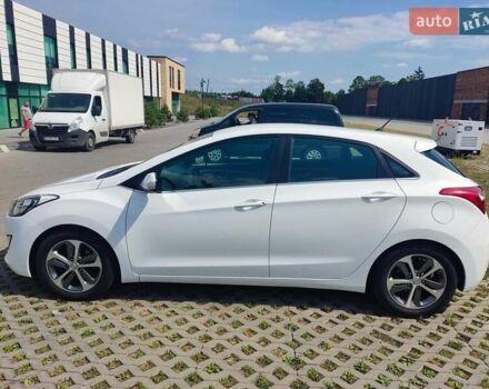 Белый Хендай i30, объемом двигателя 1.58 л и пробегом 219 тыс. км за 8500 $, фото 5 на Automoto.ua