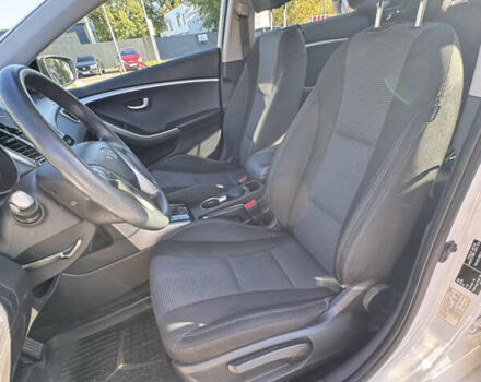 Білий Хендай i30, об'ємом двигуна 1.59 л та пробігом 158 тис. км за 12400 $, фото 31 на Automoto.ua