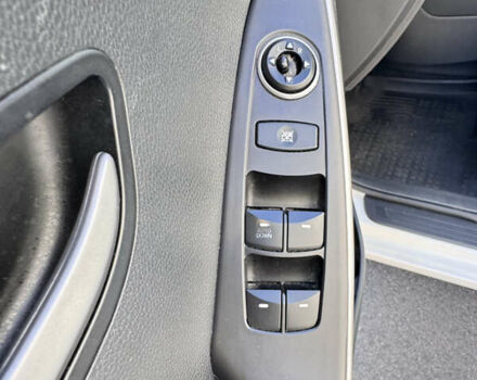 Білий Хендай i30, об'ємом двигуна 1.59 л та пробігом 158 тис. км за 12400 $, фото 28 на Automoto.ua