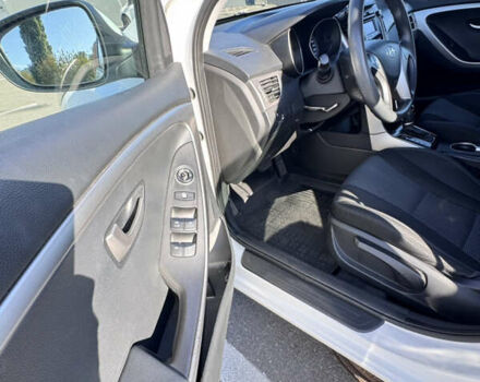 Білий Хендай i30, об'ємом двигуна 1.59 л та пробігом 158 тис. км за 12400 $, фото 30 на Automoto.ua