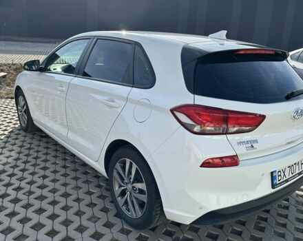 Білий Хендай i30, об'ємом двигуна 1.4 л та пробігом 210 тис. км за 12000 $, фото 3 на Automoto.ua