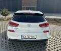 Білий Хендай i30, об'ємом двигуна 1.4 л та пробігом 210 тис. км за 12000 $, фото 2 на Automoto.ua