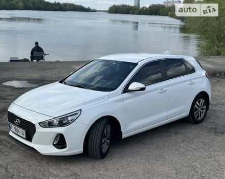 Белый Хендай i30, объемом двигателя 1.59 л и пробегом 65 тыс. км за 16850 $, фото 1 на Automoto.ua