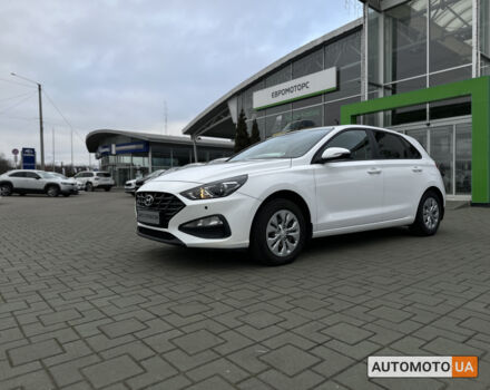 Білий Хендай i30, об'ємом двигуна 1.5 л та пробігом 56 тис. км за 16840 $, фото 3 на Automoto.ua