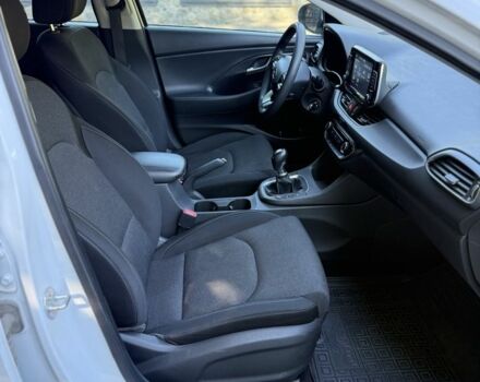 Белый Хендай i30, объемом двигателя 1.5 л и пробегом 68 тыс. км за 12999 $, фото 20 на Automoto.ua