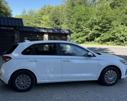 Белый Хендай i30, объемом двигателя 1.5 л и пробегом 68 тыс. км за 12999 $, фото 9 на Automoto.ua