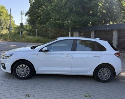 Белый Хендай i30, объемом двигателя 1.5 л и пробегом 68 тыс. км за 12999 $, фото 4 на Automoto.ua