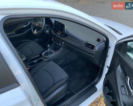 Белый Хендай i30, объемом двигателя 1.5 л и пробегом 70 тыс. км за 13800 $, фото 10 на Automoto.ua