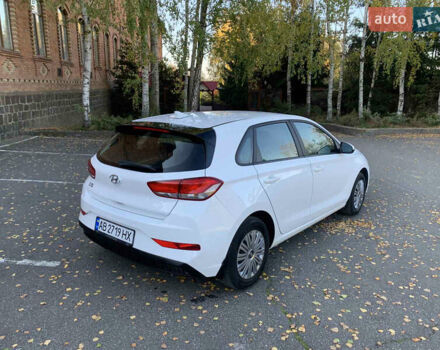 Белый Хендай i30, объемом двигателя 1.5 л и пробегом 70 тыс. км за 13800 $, фото 6 на Automoto.ua