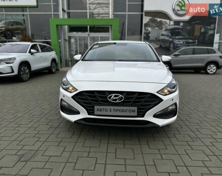 Белый Хендай i30, объемом двигателя 1.5 л и пробегом 56 тыс. км за 16843 $, фото 1 на Automoto.ua