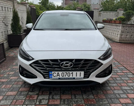 Белый Хендай i30, объемом двигателя 1.5 л и пробегом 77 тыс. км за 18000 $, фото 1 на Automoto.ua