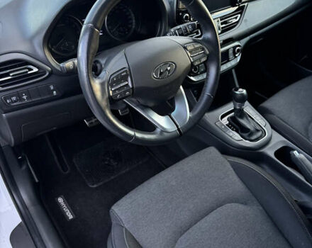 Белый Хендай i30, объемом двигателя 1.5 л и пробегом 42 тыс. км за 17500 $, фото 12 на Automoto.ua
