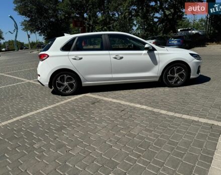 Білий Хендай i30, об'ємом двигуна 1.5 л та пробігом 78 тис. км за 17000 $, фото 19 на Automoto.ua