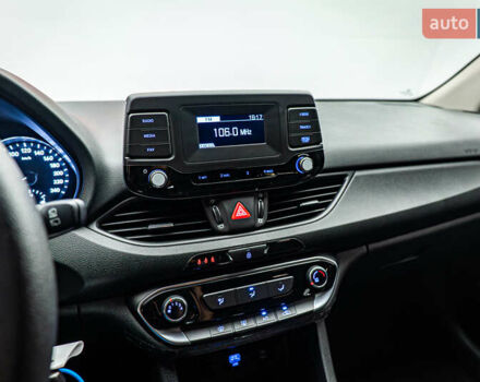 Белый Хендай i30, объемом двигателя 1.5 л и пробегом 23 тыс. км за 18915 $, фото 17 на Automoto.ua