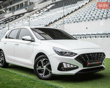 Белый Хендай i30, объемом двигателя 1.5 л и пробегом 74 тыс. км за 18500 $, фото 1 на Automoto.ua