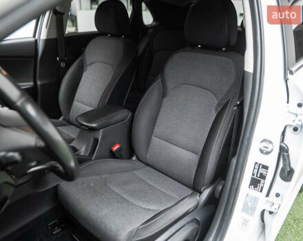 Белый Хендай i30, объемом двигателя 1.5 л и пробегом 74 тыс. км за 18500 $, фото 49 на Automoto.ua